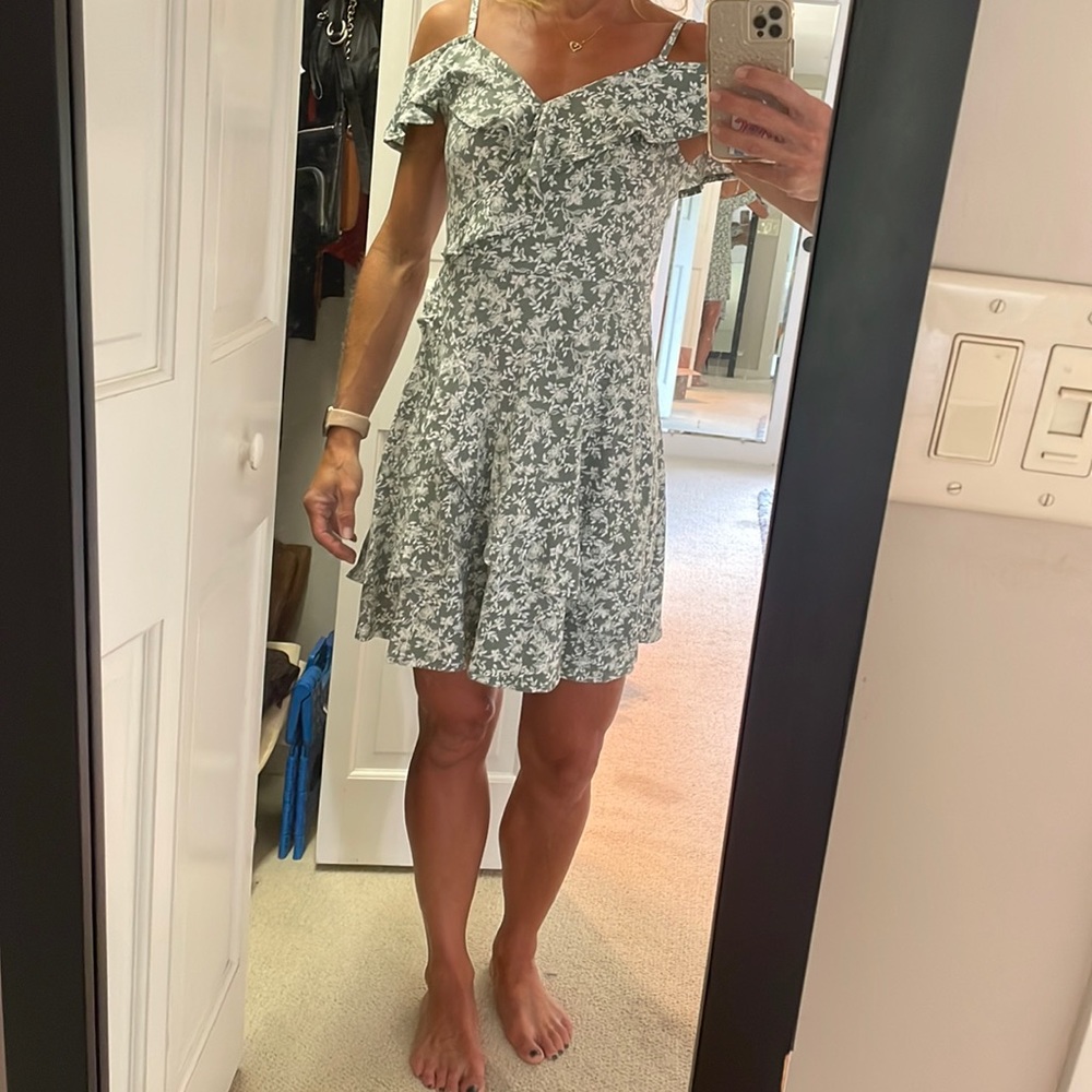NWT The General Good off the shoulder dress floral green- Medium